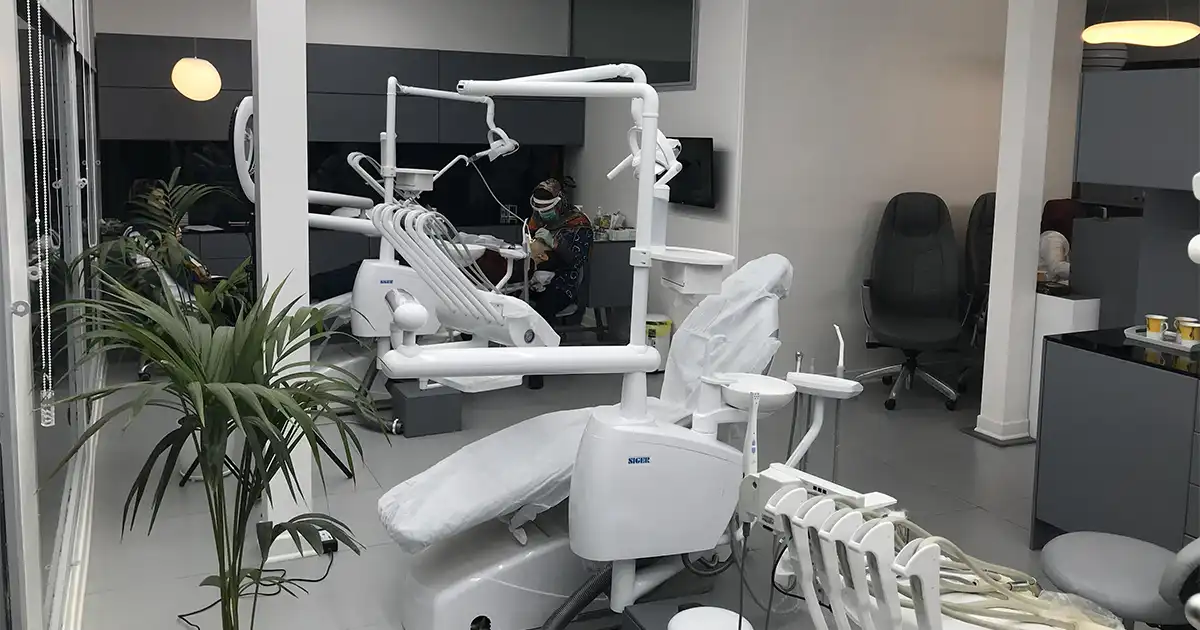 چه خدماتی در کلینیک های تخصصی دندان پزشکی ارائه می شود؟ چه خدماتی در کلینیک های تخصصی دندان پزشکی ارائه می شود؟